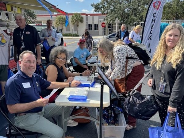 PBE Volunteers x Kiwanis Club of Orlando Foundation